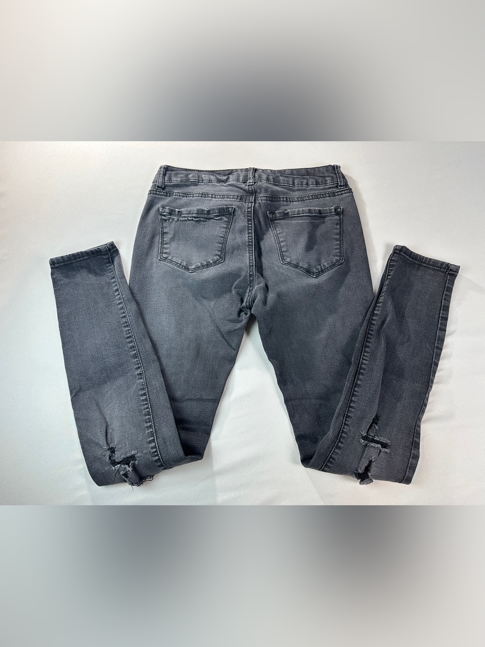 Wax Jean Tethered Women’s Jeans Dark Gray Black Skinny Size 7 Destroyed grunge